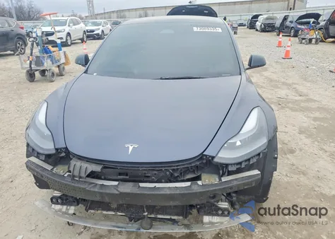 2022 Tesla Model 3 z USA, uszkodzony, nr VIN 5YJ3E1EB5NF287682